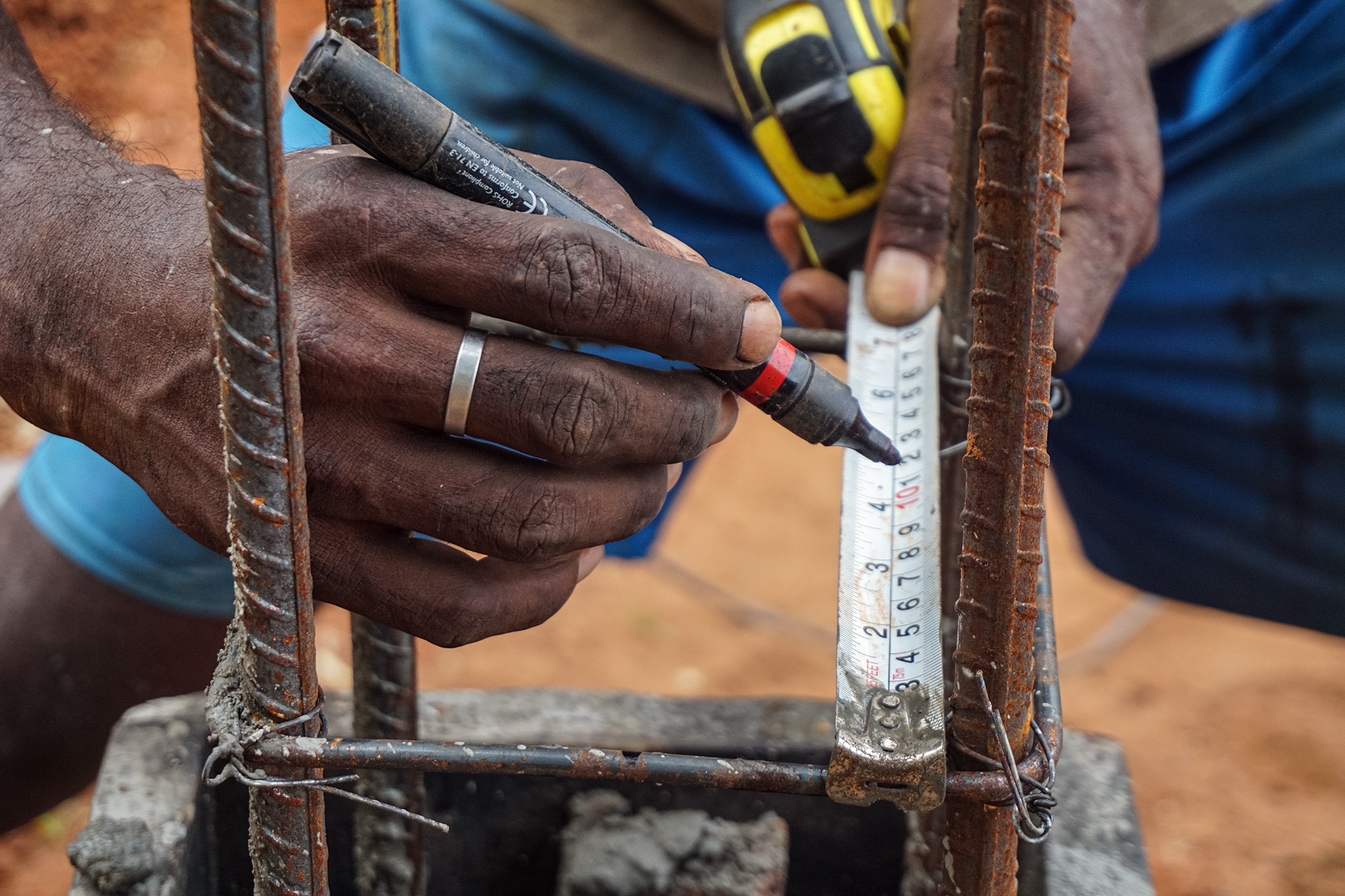 Sri Lankan Men Build New Houses